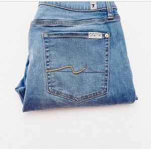 7 For All Mankind Gwenevere Light Wash Jeans | Size 31 | EUC
